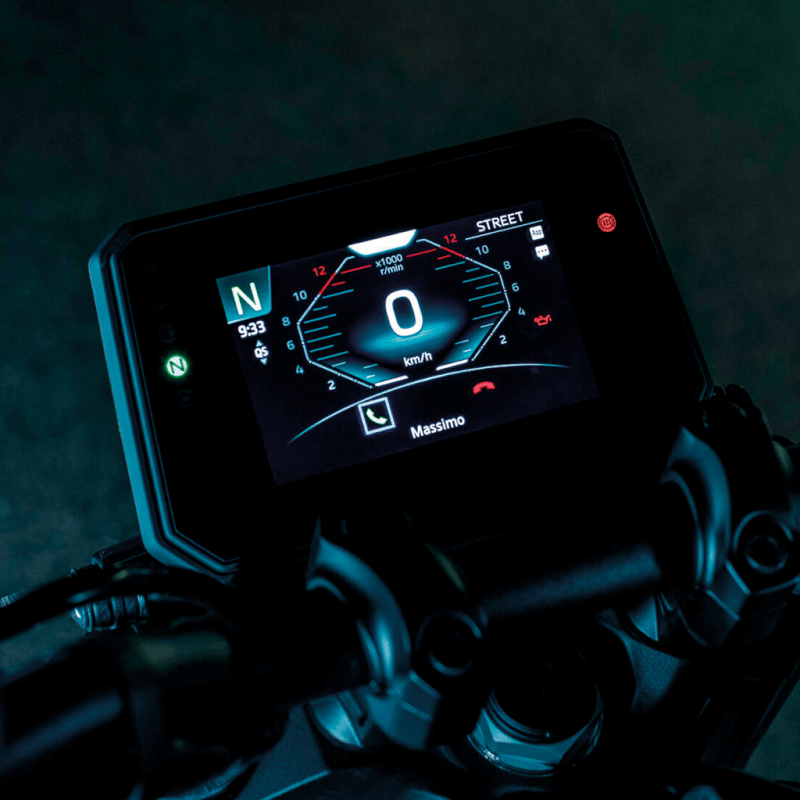 2024-Yamaha-MT09-EU-Detail-003-03